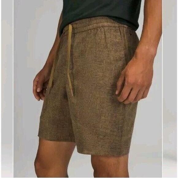 Lululemon Bowline Short 8" WovenAirSize Small - Picture 1 of 11